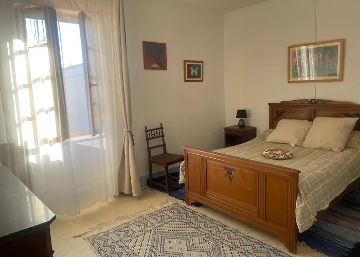 Alojamento de Acomodação e Pequeno-almoço Chez Christian *